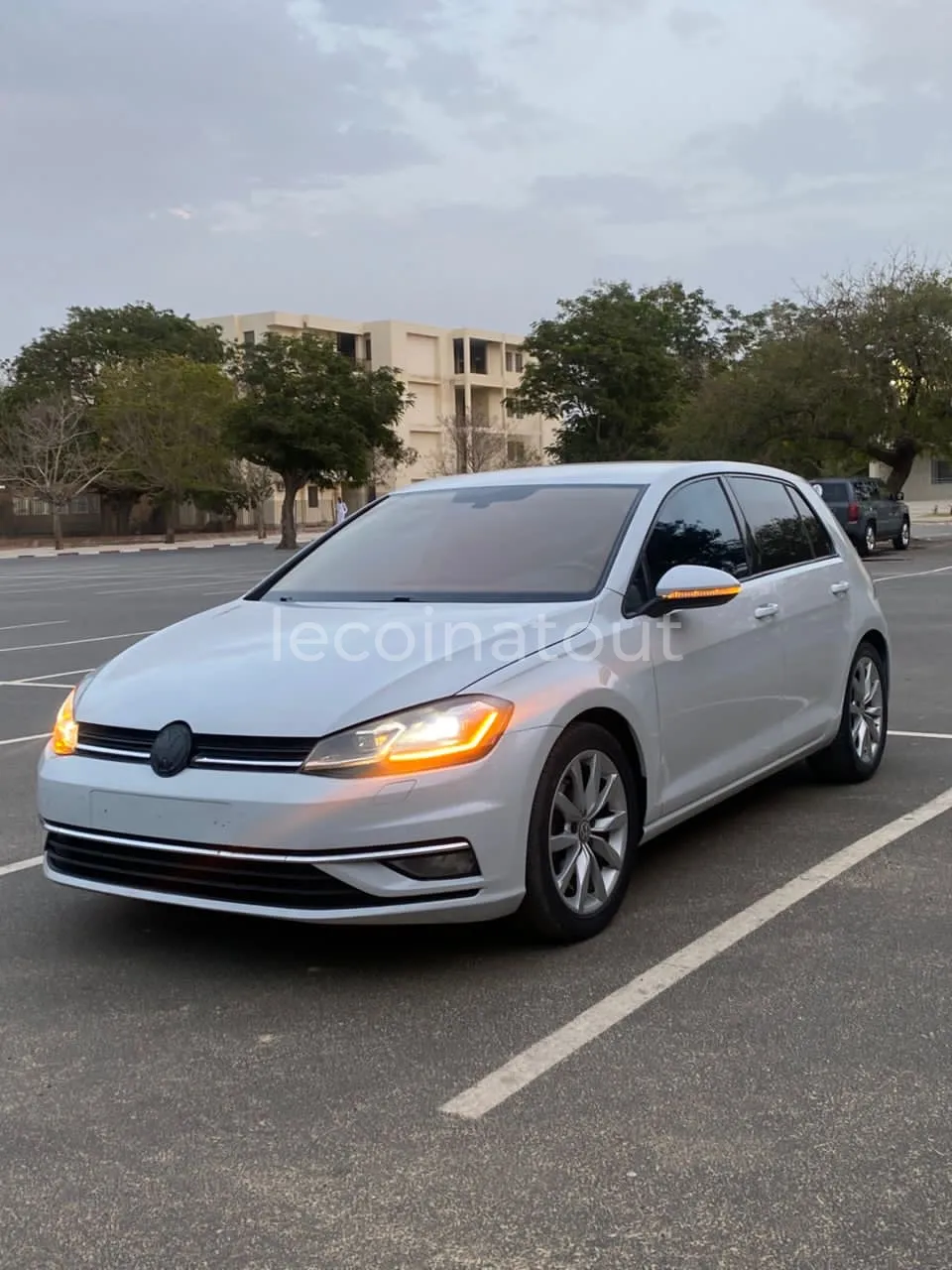 Volkswagen Golf 7 1.5 TSI 2018 - 49 000 km - Venant — photo 6, Dakar