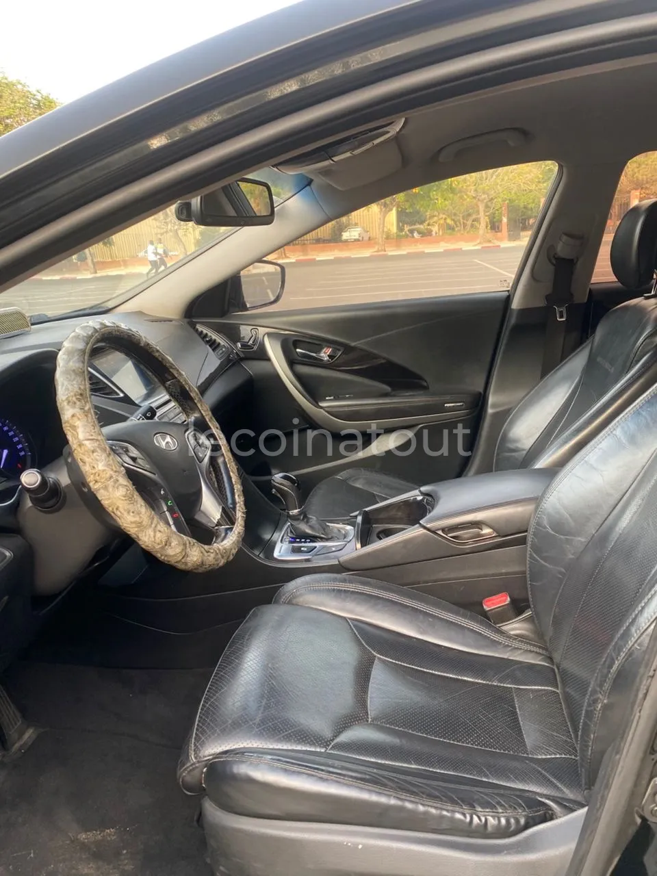 Hyundai Grandeur 2015 HG240 - Automatique Essence - 98 000 km — photo 8, Dakar