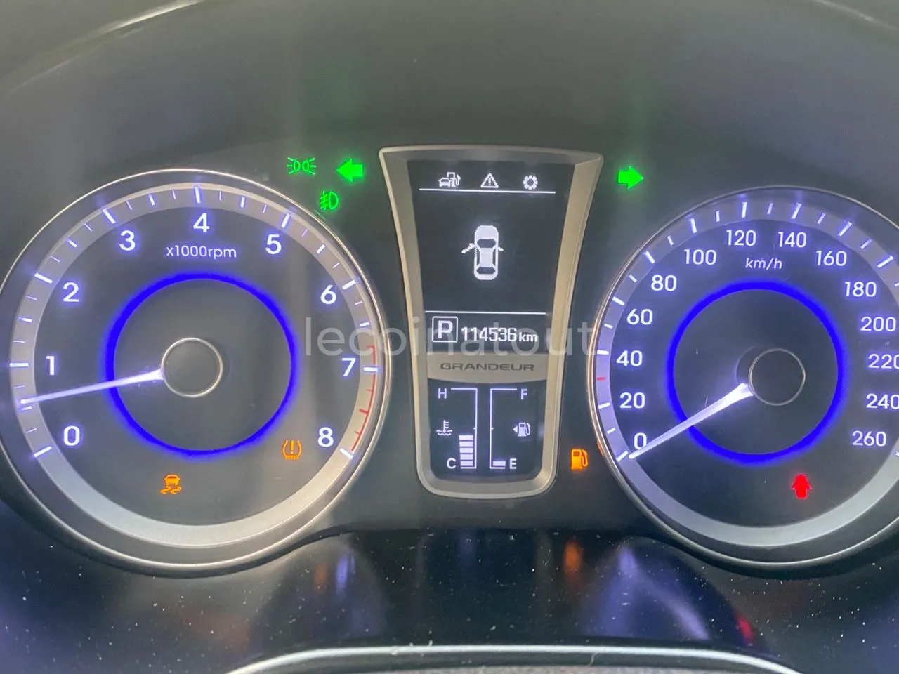 Hyundai Grandeur 2015 HG240 - Automatique Essence - 98 000 km — photo 7, Dakar