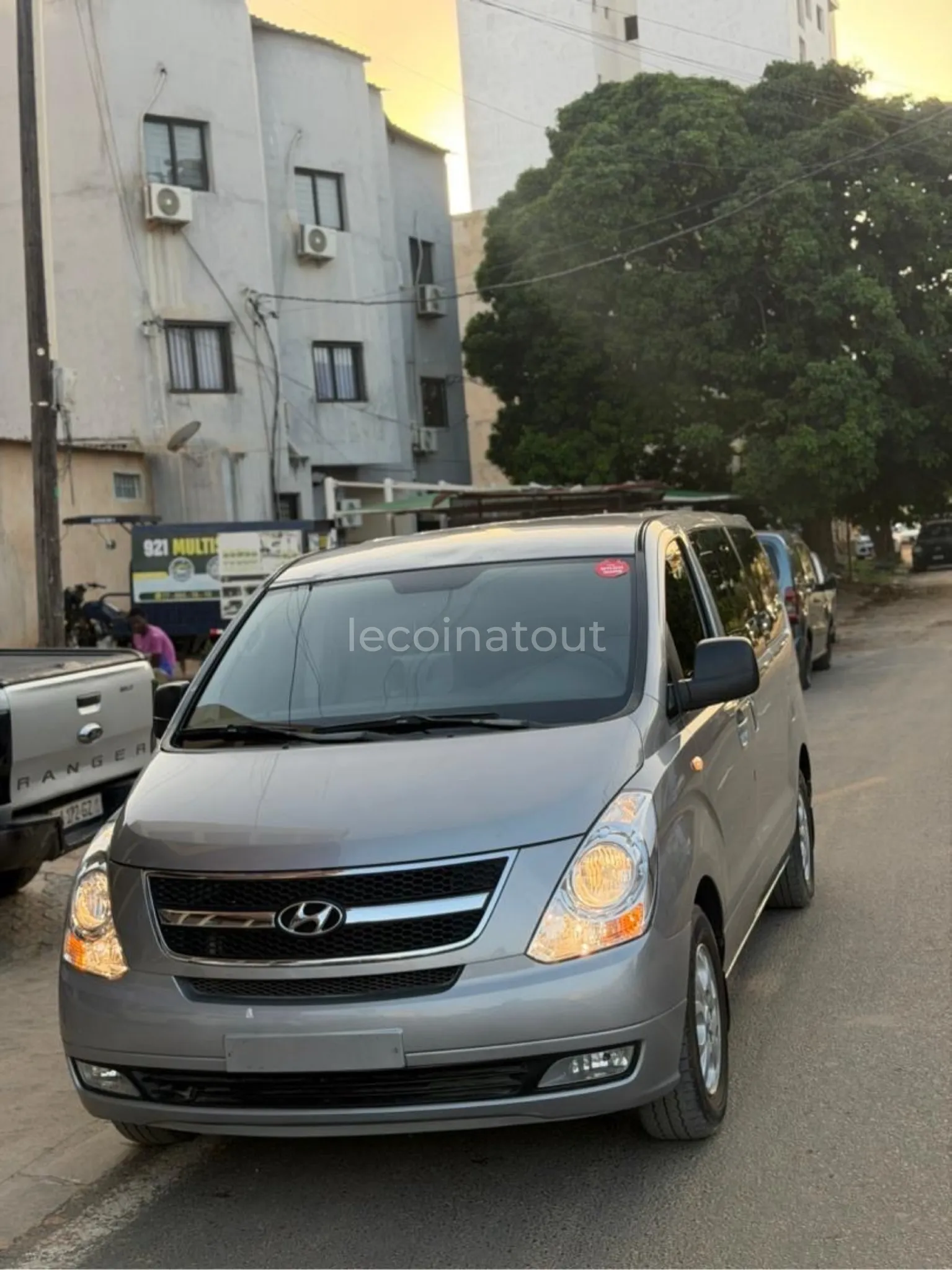 HYUNDAI GRAND STAREX — photo 6, Dakar