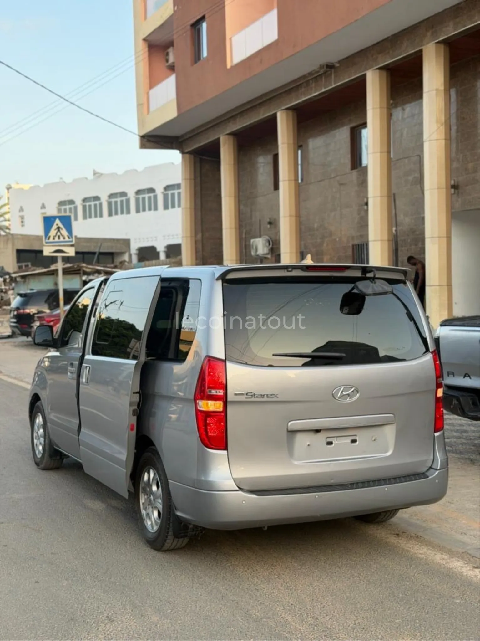 HYUNDAI GRAND STAREX — photo 5, Dakar