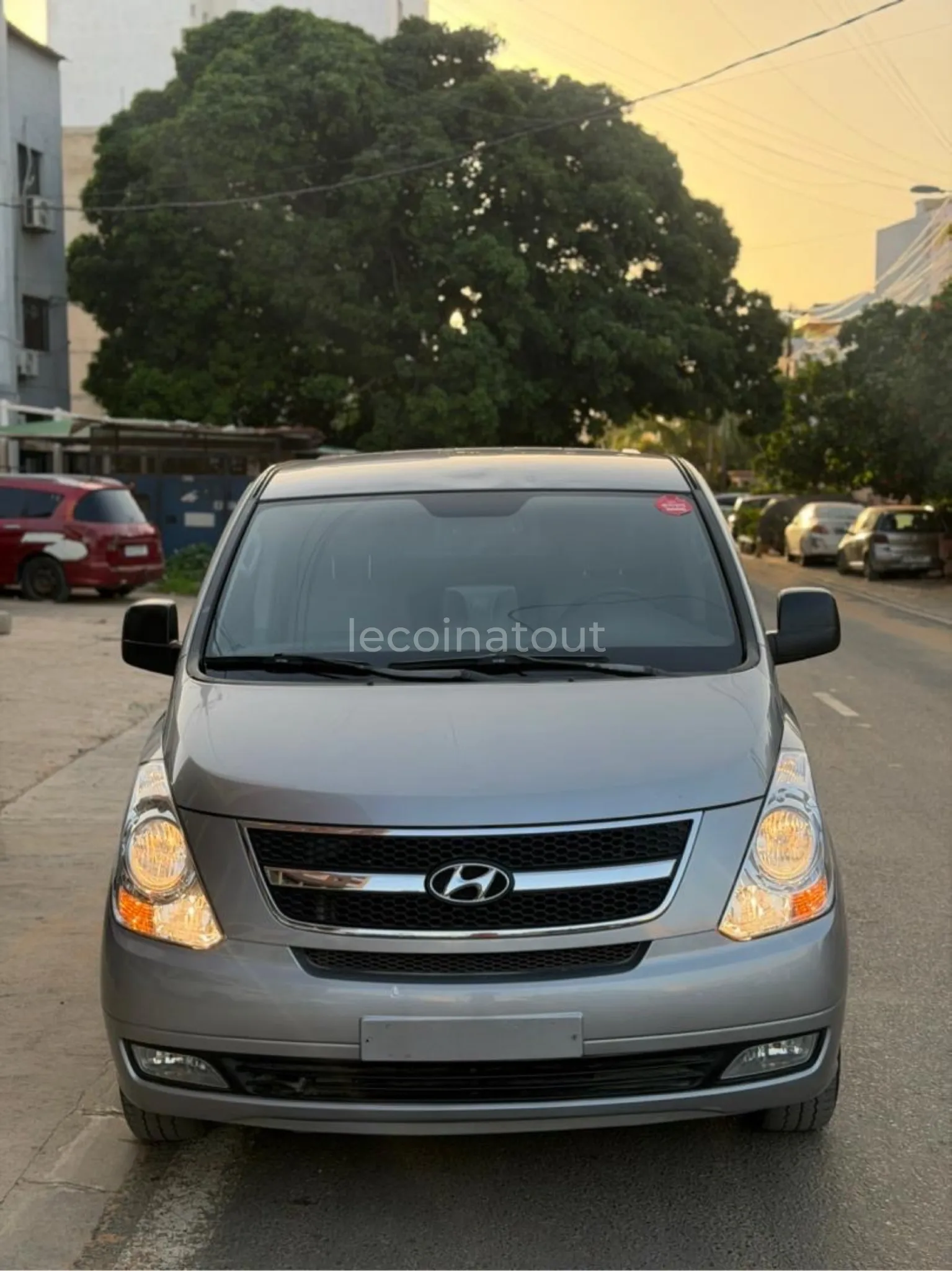 HYUNDAI GRAND STAREX — photo 4, Dakar