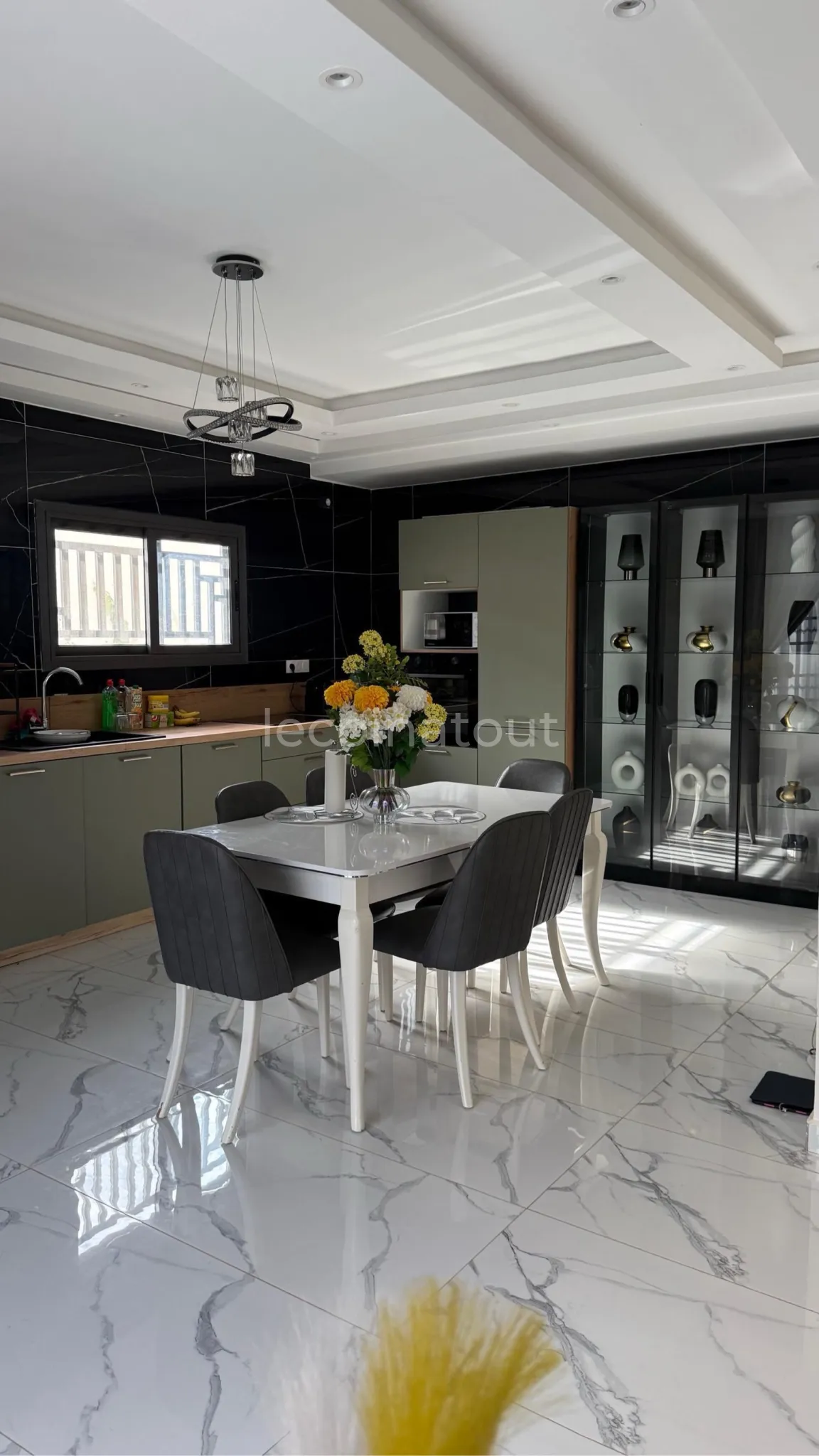 Une belle villa bien meublée 3 chambre salon disponible par nuitée à Somone 110.000fr la nuitée — photo 1, Somone
