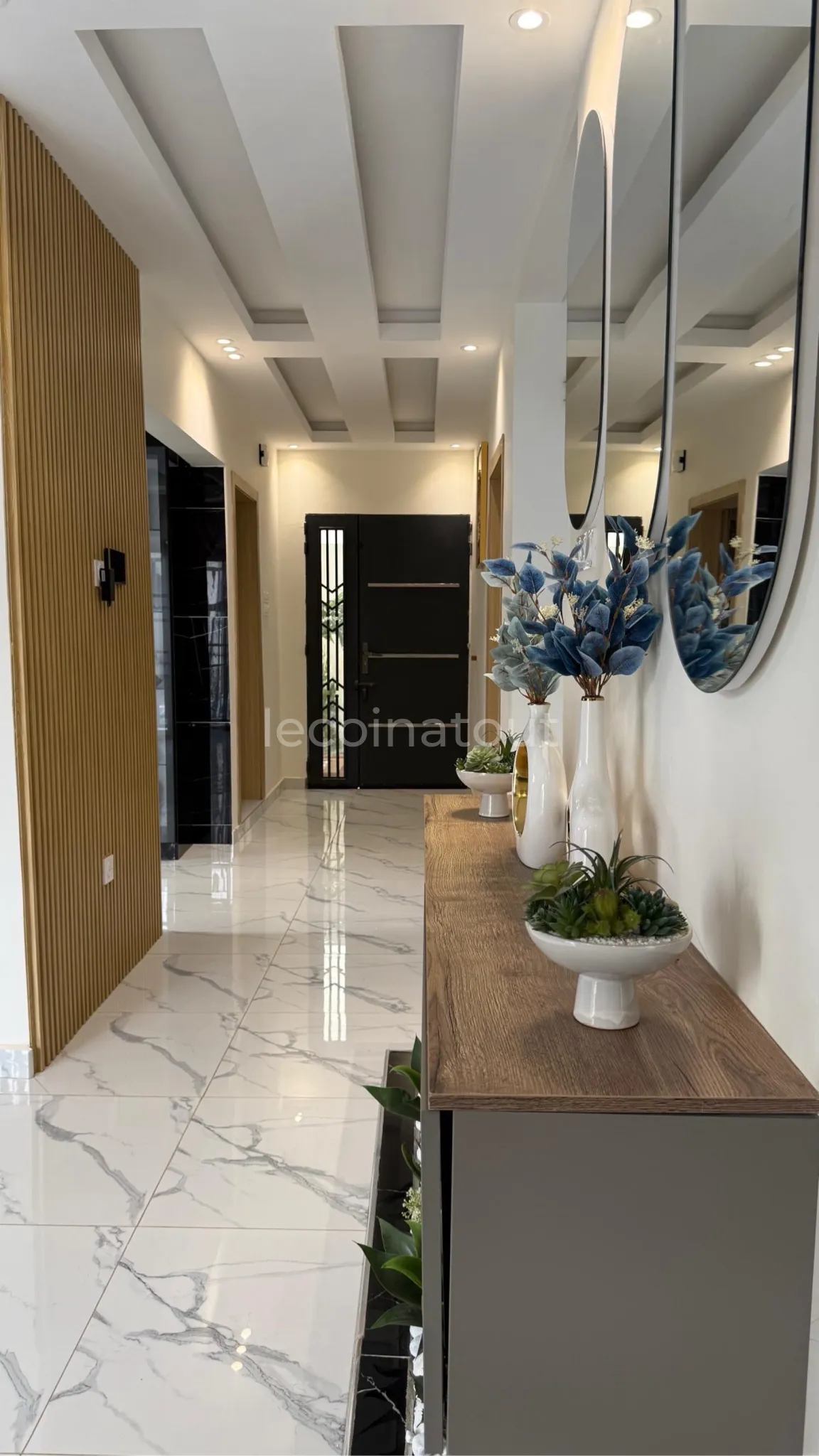 Une belle villa bien meublée 3 chambre salon disponible par nuitée à Somone 110.000fr la nuitée — photo 2, Somone