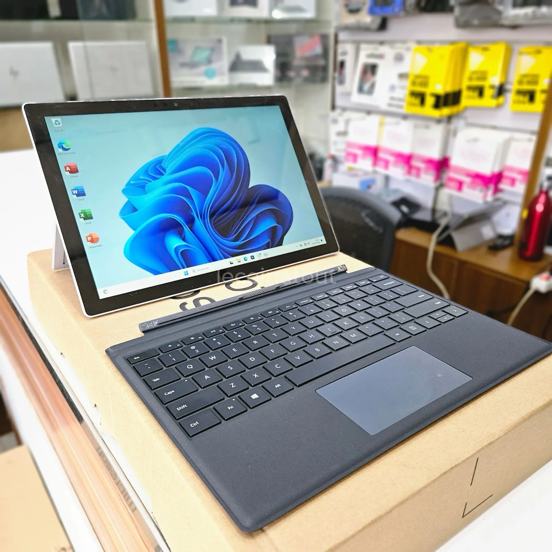 Ordinateur Microsoft Surface pro7 — photo 2, Dakar