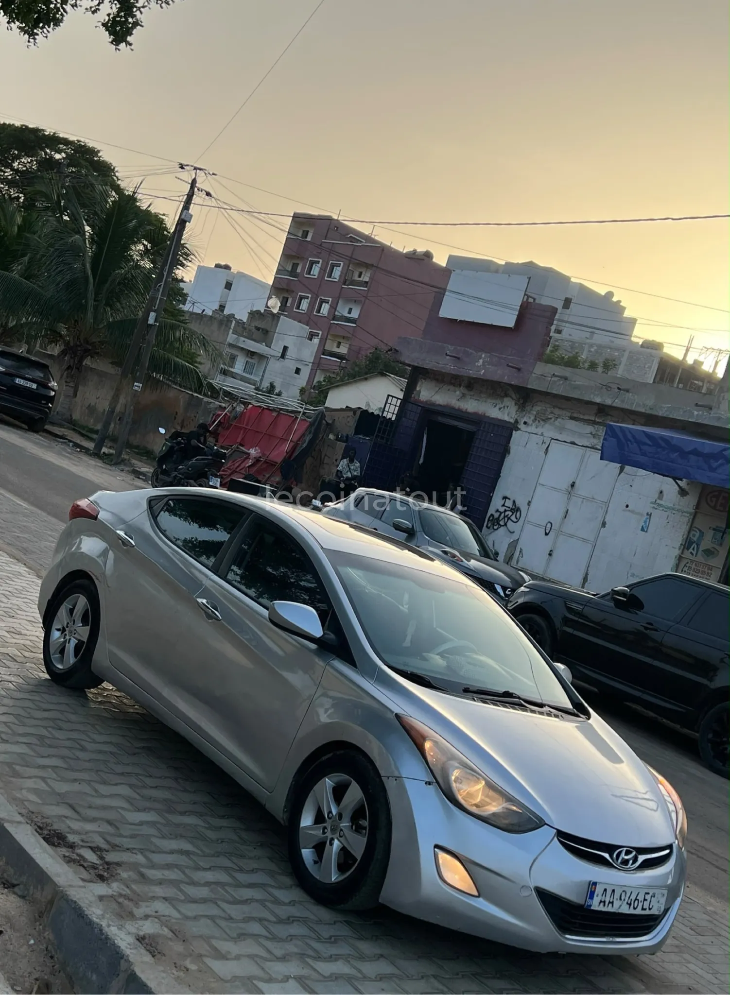 Marque : *HYUNDAI*  Modèle : *Elantra* Année :  *2014* Carburant: essence ⛽️  Boite vitesse : Automatique essence — photo 3, Dakar