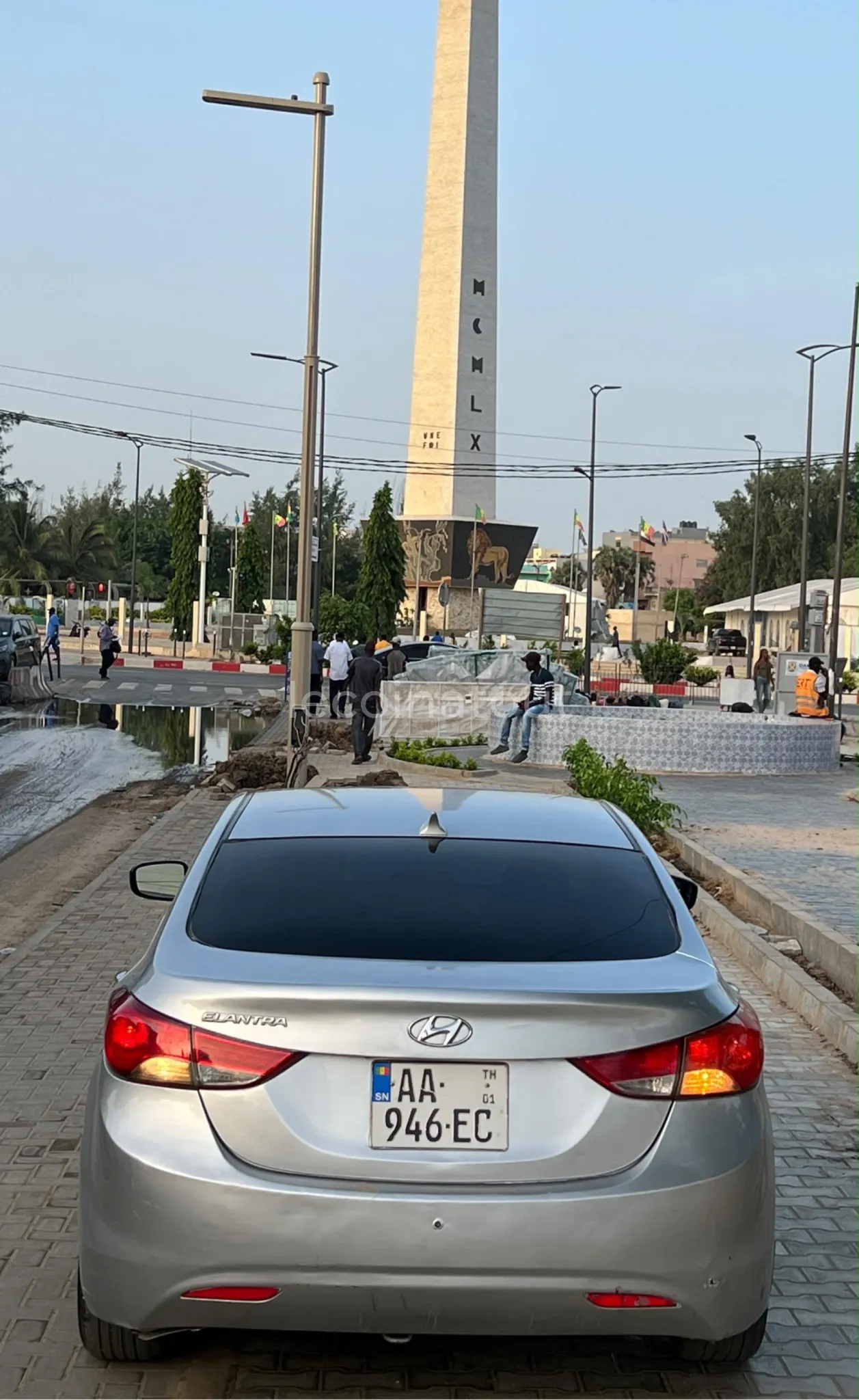 Marque : *HYUNDAI*  Modèle : *Elantra* Année :  *2014* Carburant: essence ⛽️  Boite vitesse : Automatique essence — photo 4, Dakar