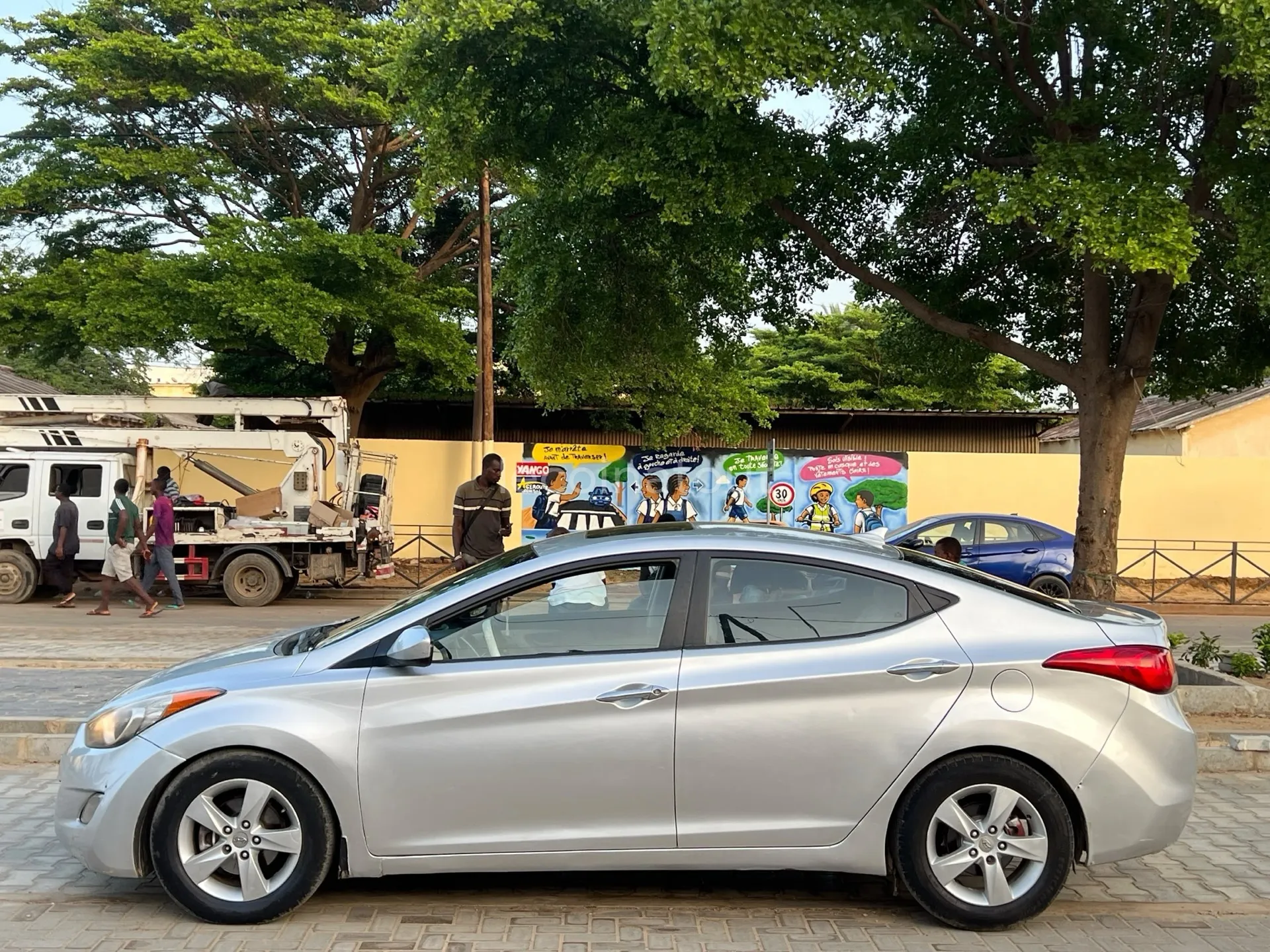 Marque : *HYUNDAI*  Modèle : *Elantra* Année :  *2014* Carburant: essence ⛽️  Boite vitesse : Automatique essence — photo 7, Dakar