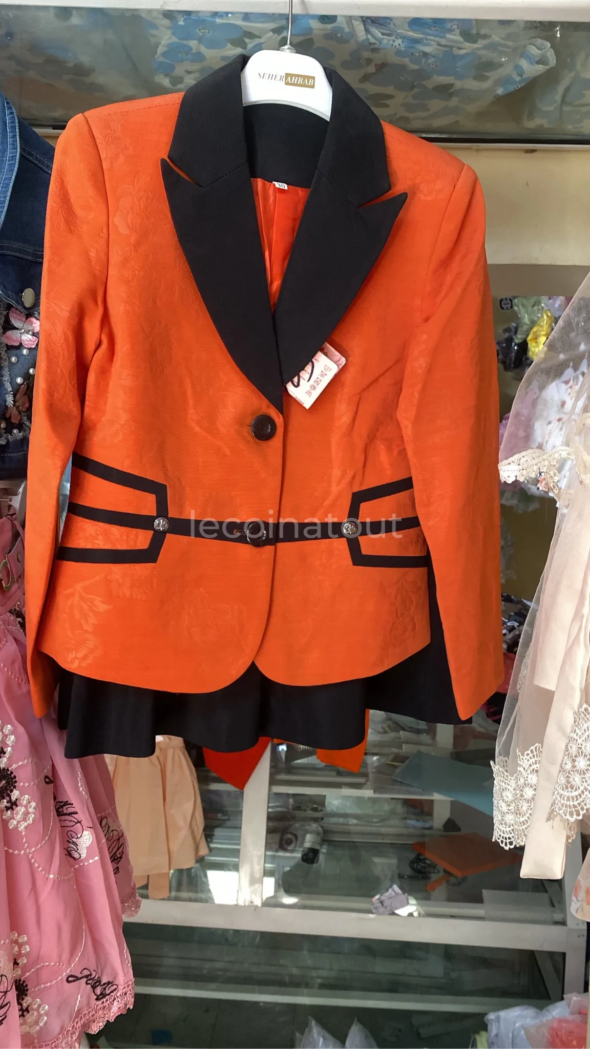 Vêtements (ensembles tailleur enfants ) — photo 1, Dakar