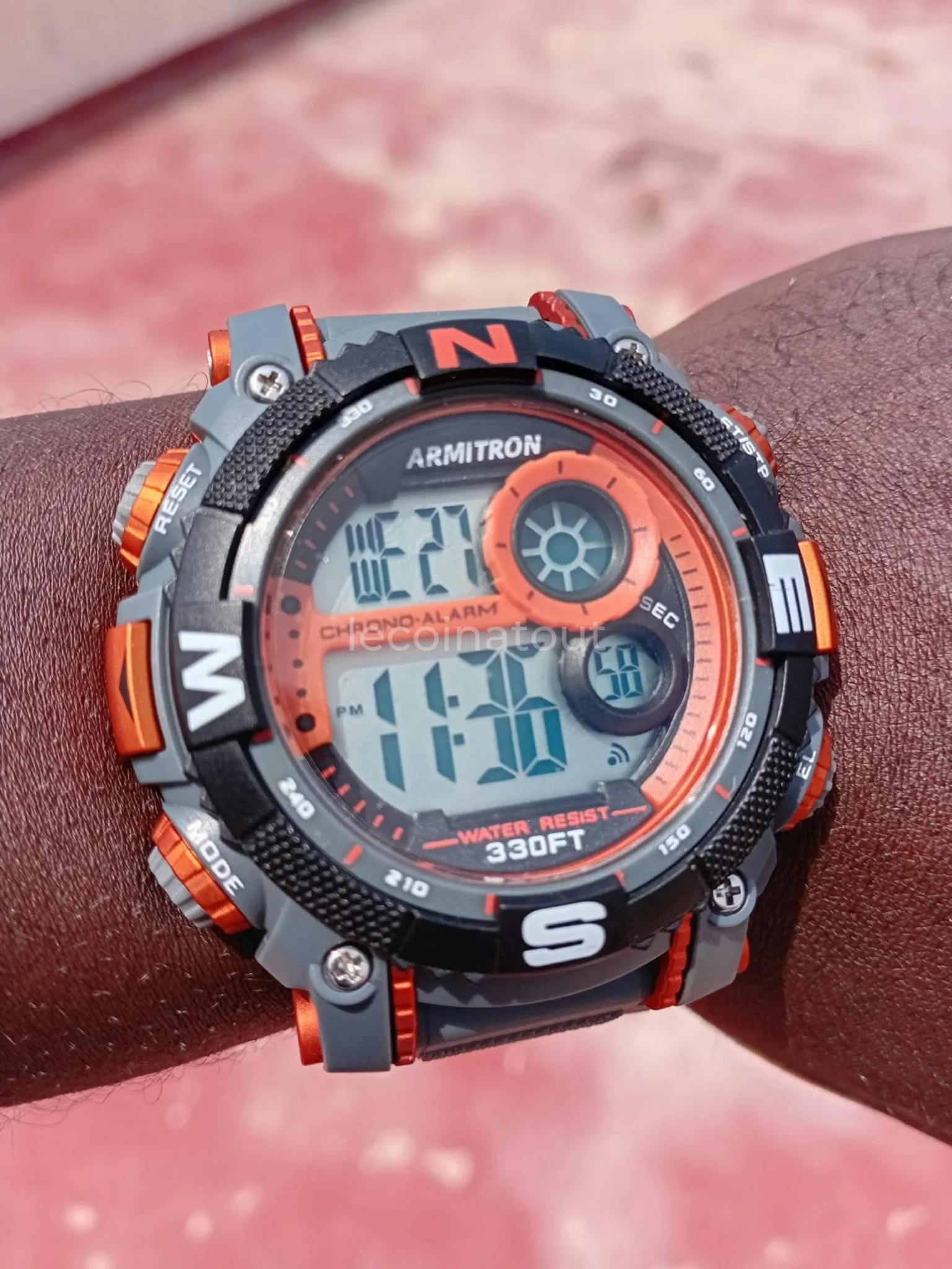 Montre armitron — photo 1, Pikine