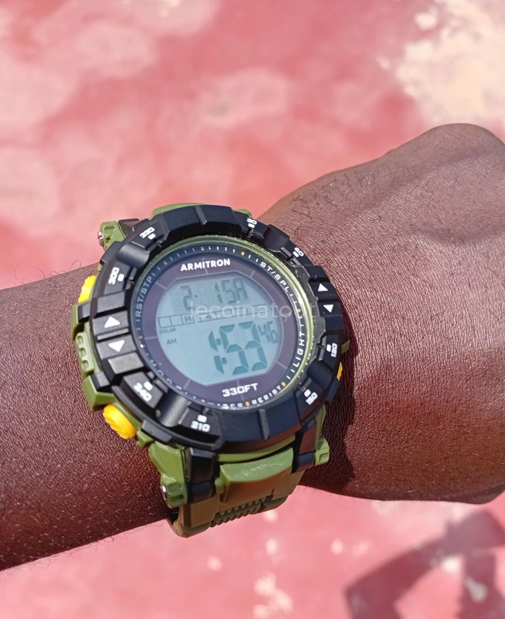 Montre armitron — photo 1, Pikine