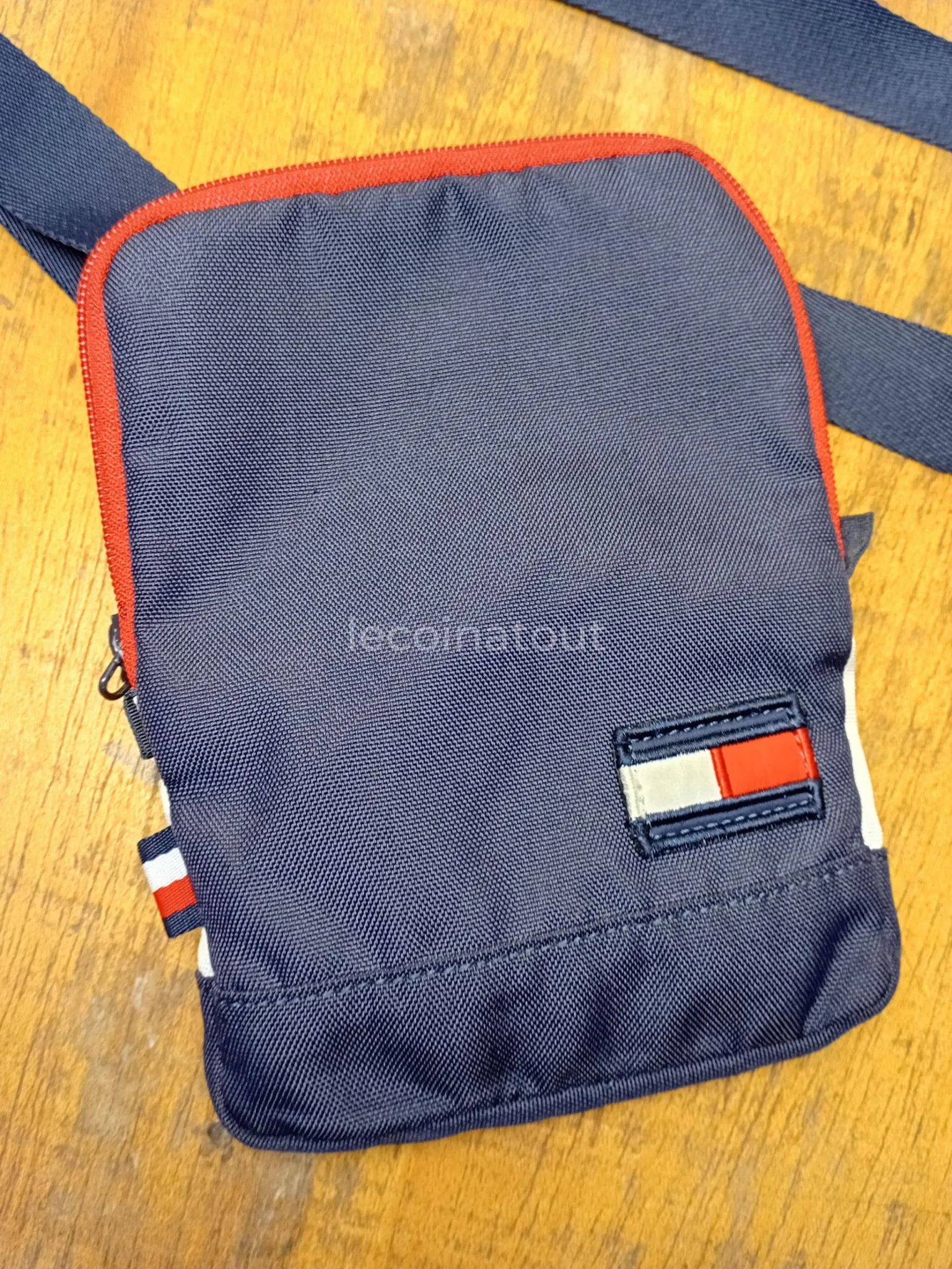 Sacoche tommy — photo 1, Pikine