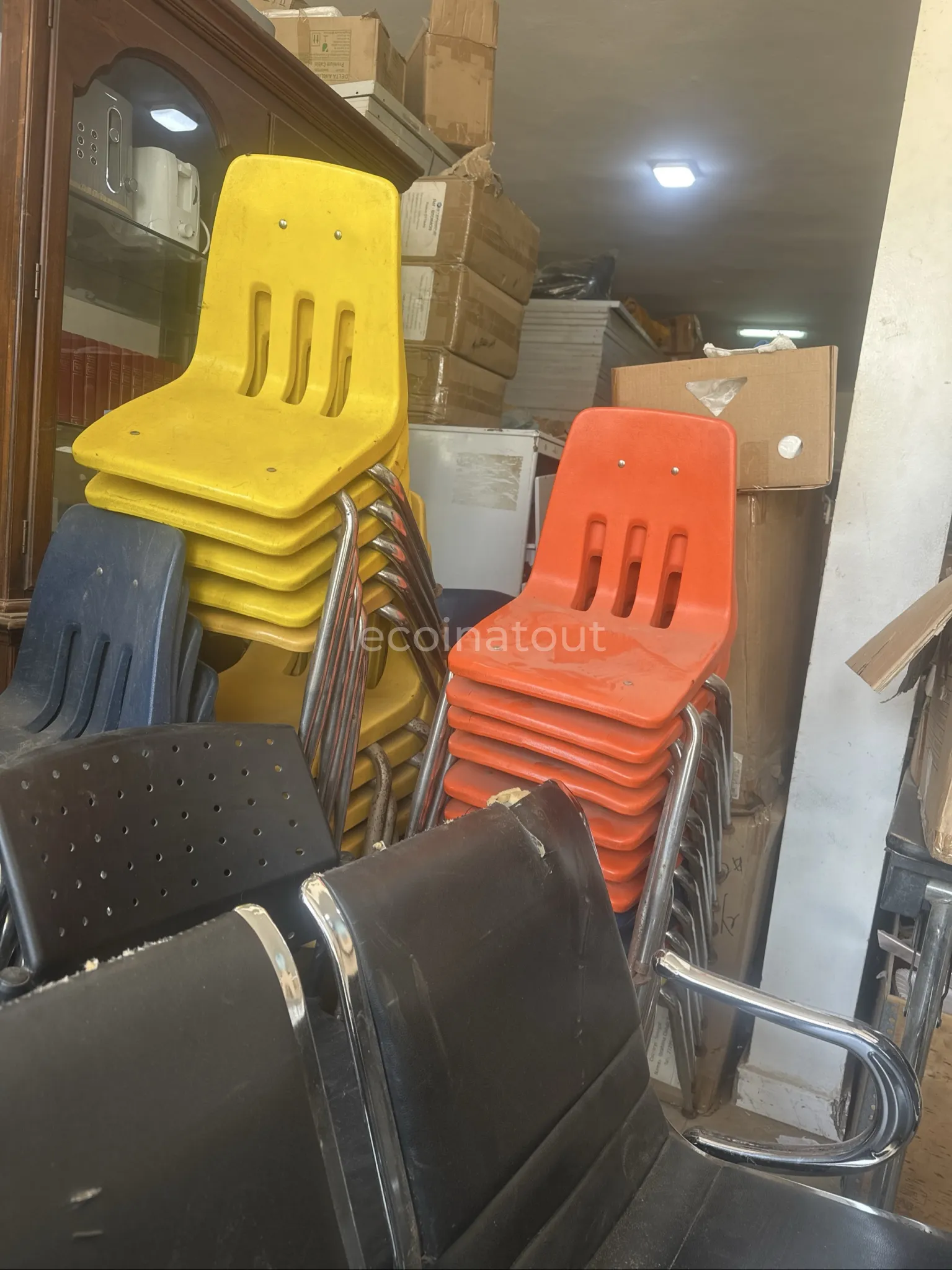 Chaises — photo 1, Dakar