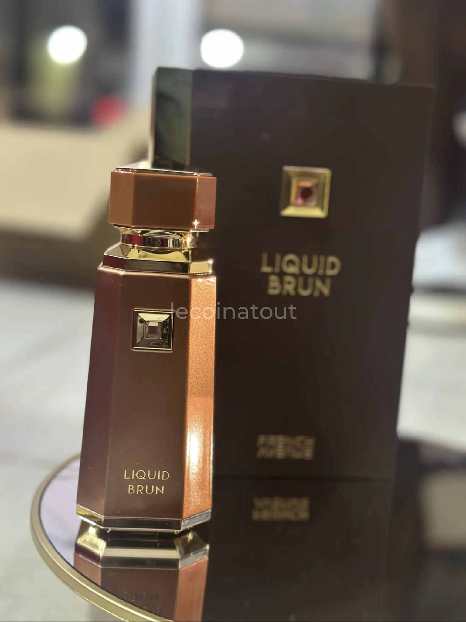Liquide Brun — photo 4, Dakar