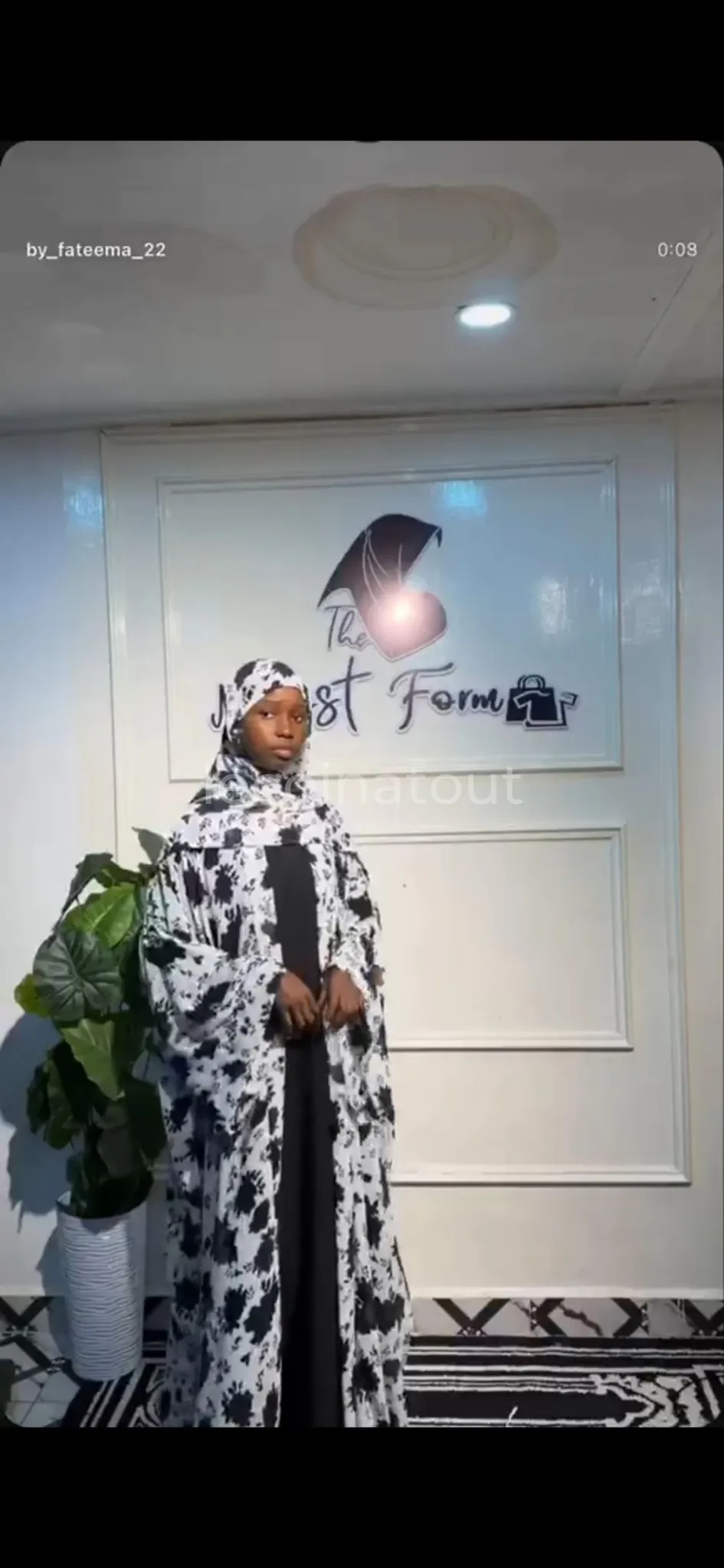 Abaya chic noir et blanc – Style élégant et moderne 🖤🤍 les deus à 13000 — photo 3, Rufisque