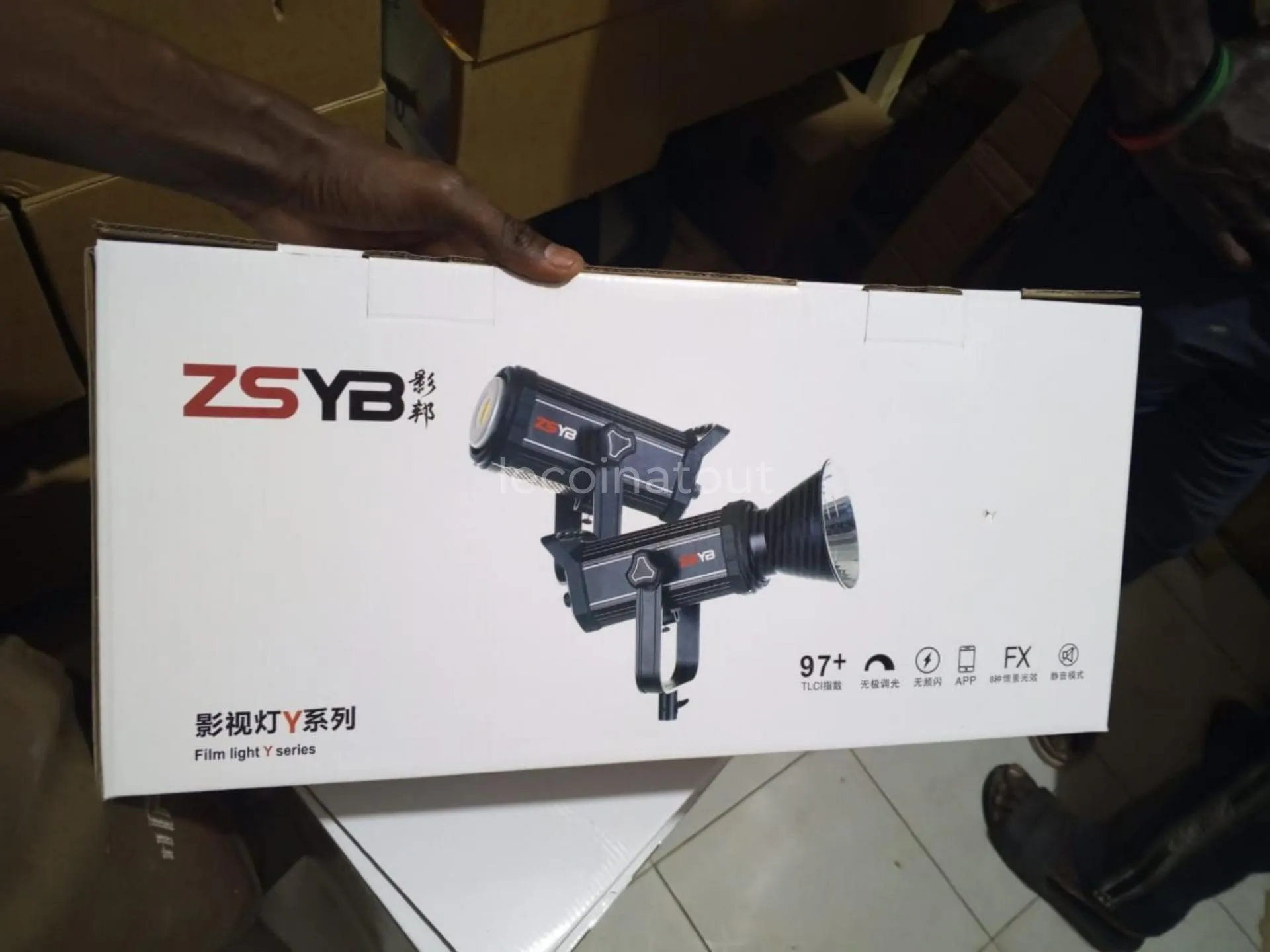 🎬 ZSYB Film Light Y Series : Projecteur LED professionnel
Passez au niveau supérieur pour vos vidéos, photos et contenus ! 💡
✅ Lumière du jour 5600K
✅ Luminosité réglable de 0 à 100 %
✅ — photo 2, Dakar