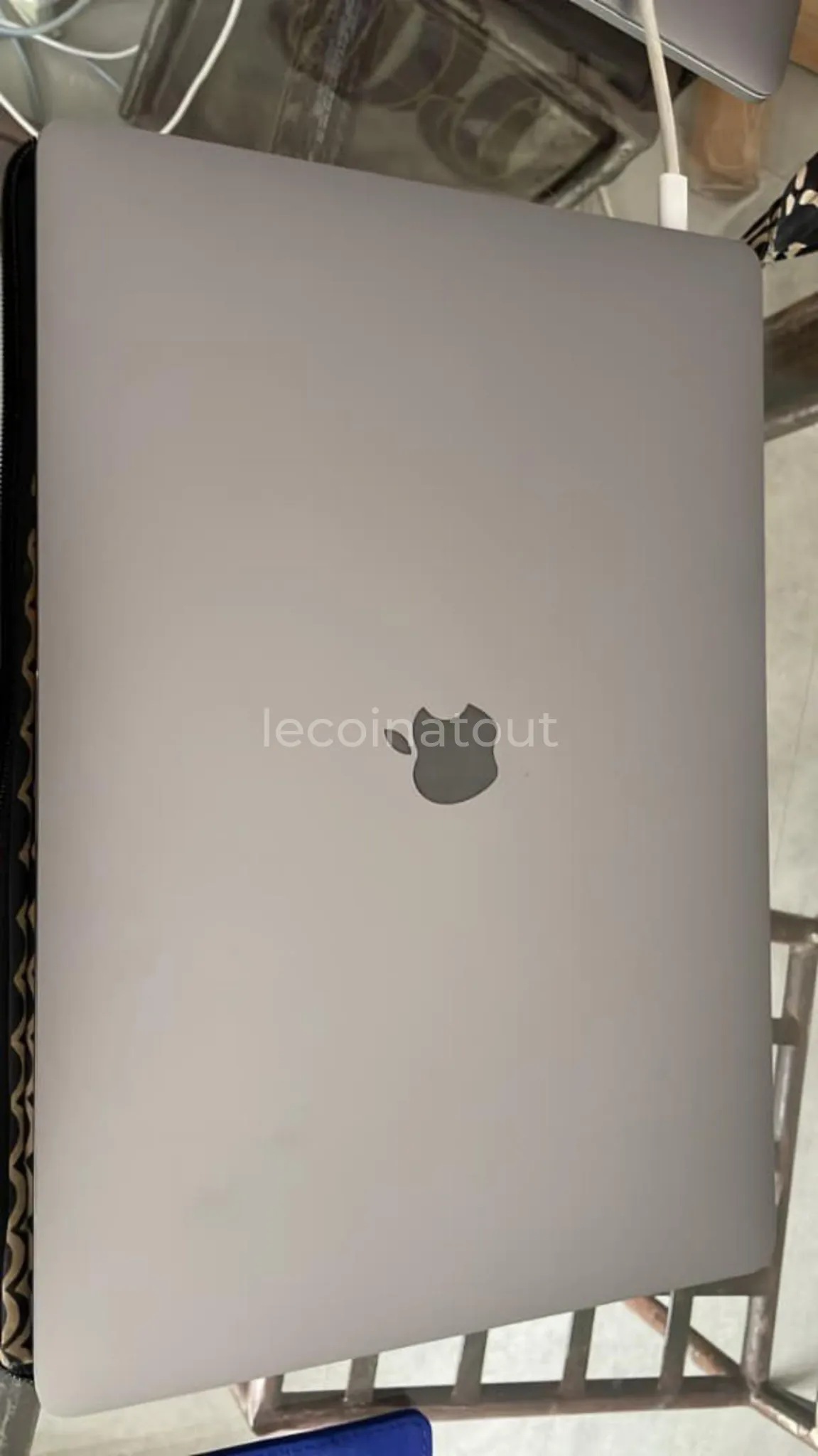 MacBook pro — photo 3, Pout
