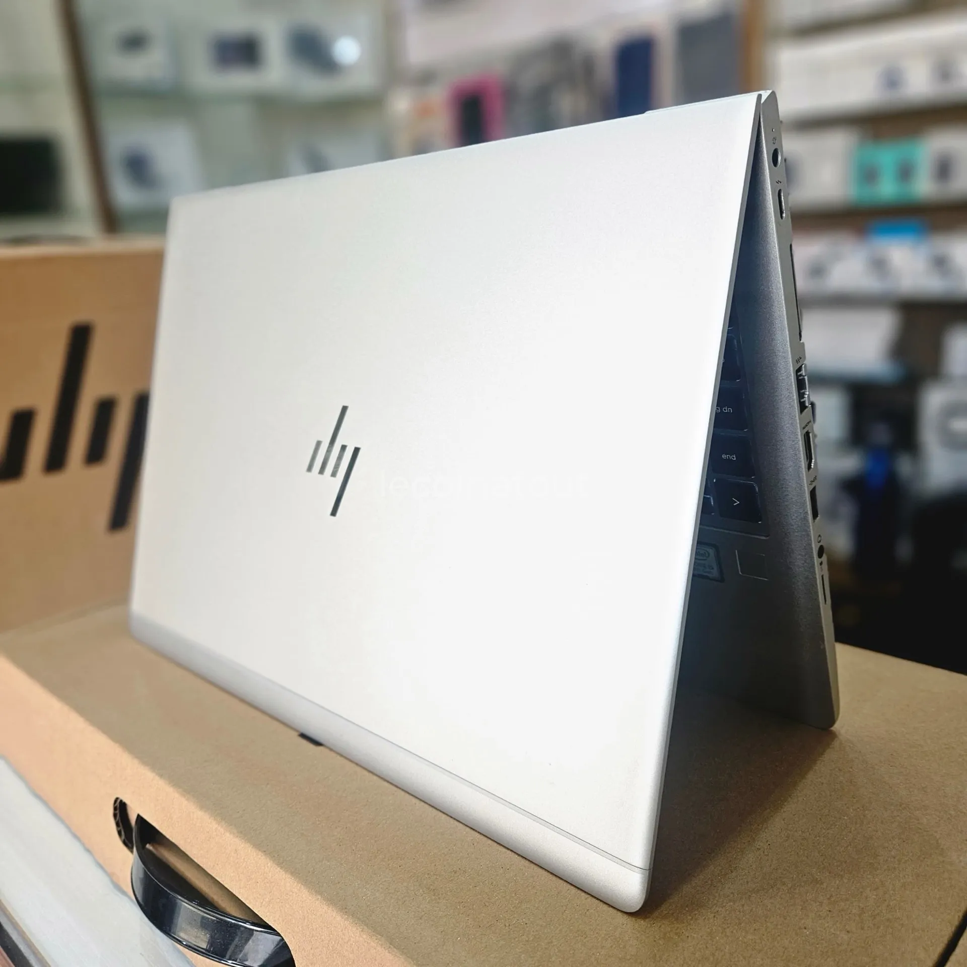 HP ELITEBOOK 840 G6 — photo 1, Guédiawaye