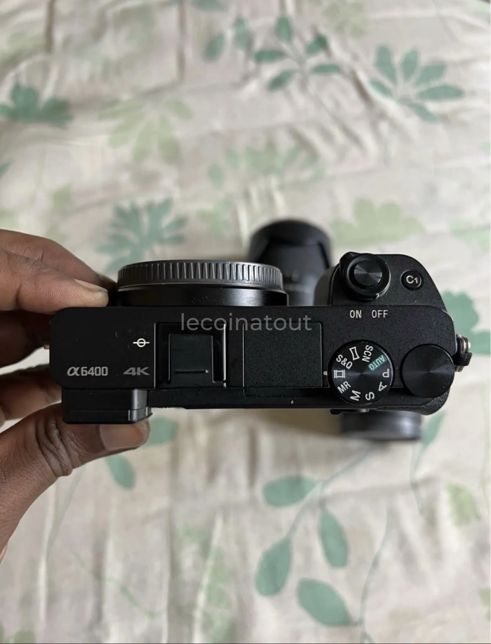 SONY A6400 - 50 mm 1.8 - 18-135 mm — photo 2, Dakar